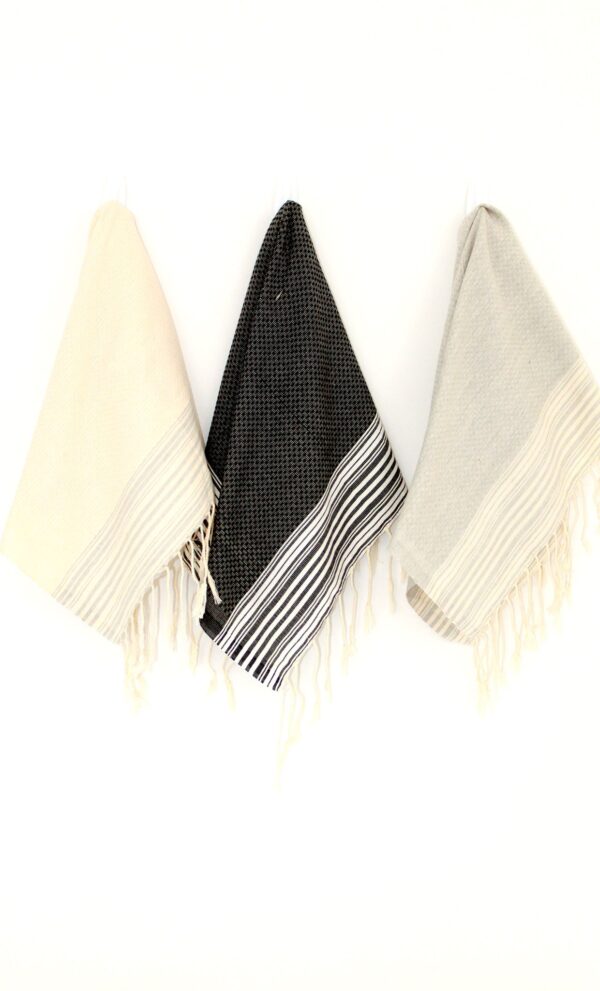 Guest towel Neutral Positive / Negative Thin Stripes