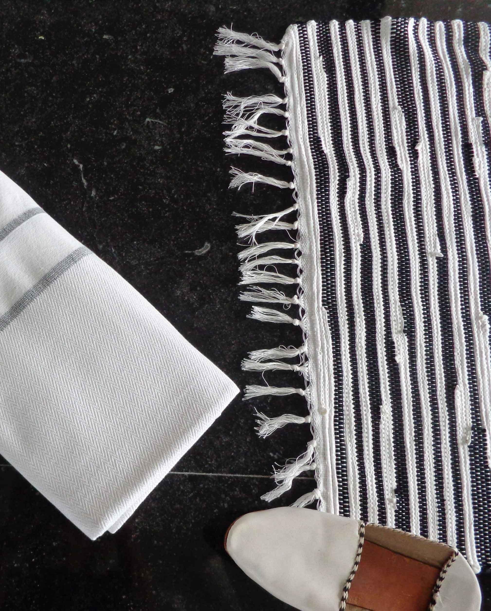 Hand Woven Cotton Rug Scents & Feel