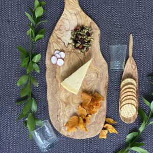 https://www.scentsandfeel.com/wp-content/uploads/2019/02/olive-wood-extra-large-cheese-board-25-inch-300x300.jpg