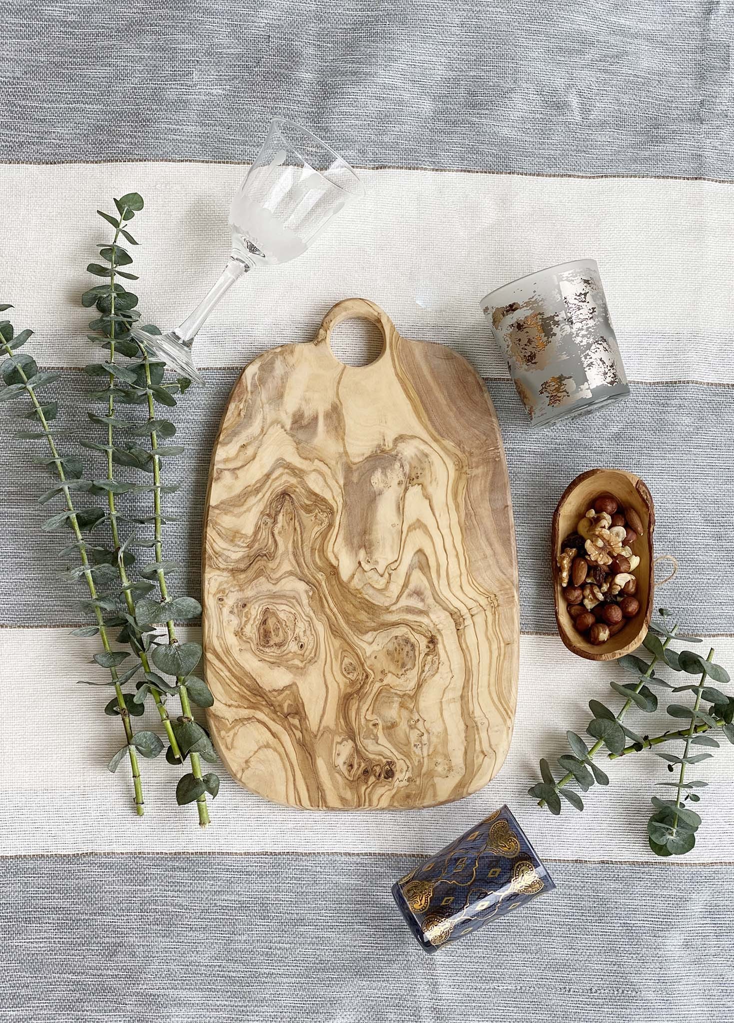 Olive Wood Board with a Hole 14" Scents & Feel