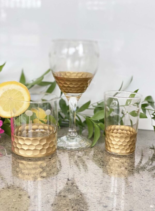 https://www.scentsandfeel.com/wp-content/uploads/2021/01/set-of-6-glasses-with-gold-painted-bottom-painted-in-morocco-600x816.jpg