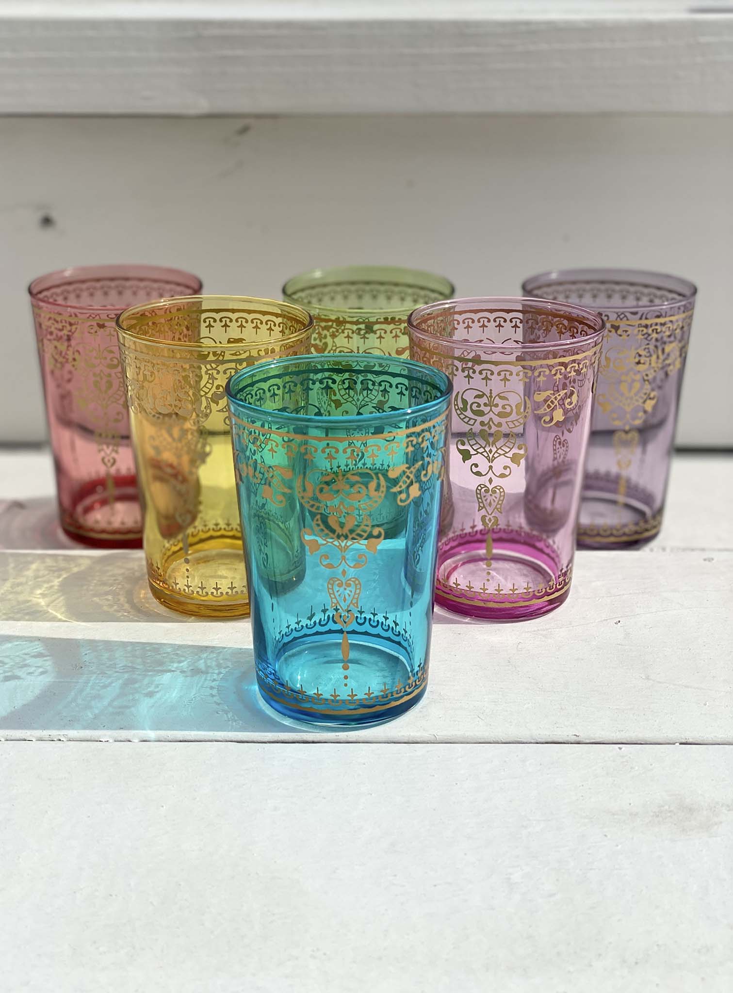 https://www.scentsandfeel.com/wp-content/uploads/2021/01/turkish-tea-cups-sets-colored-with-gold-design.jpg
