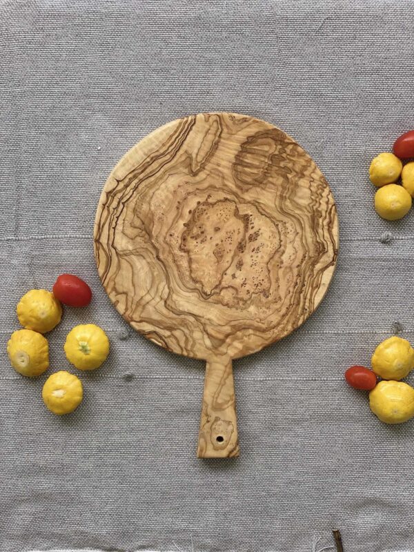 Olive Wood Small Chopping Board with a Hole 10 - Scents & Feel