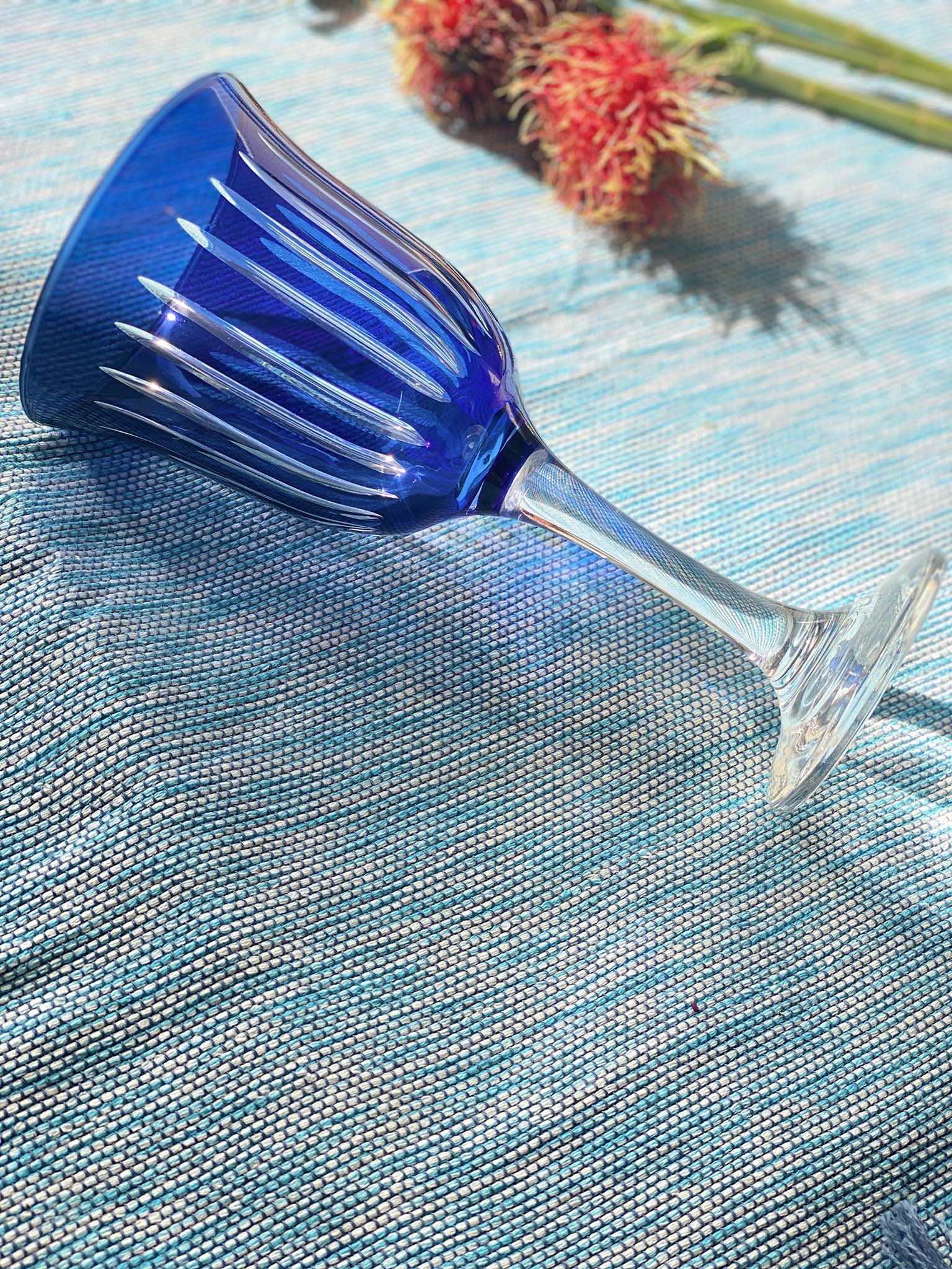 https://www.scentsandfeel.com/wp-content/uploads/2022/01/SET-OF-6-WINE-GLASSES-BLUE.jpg