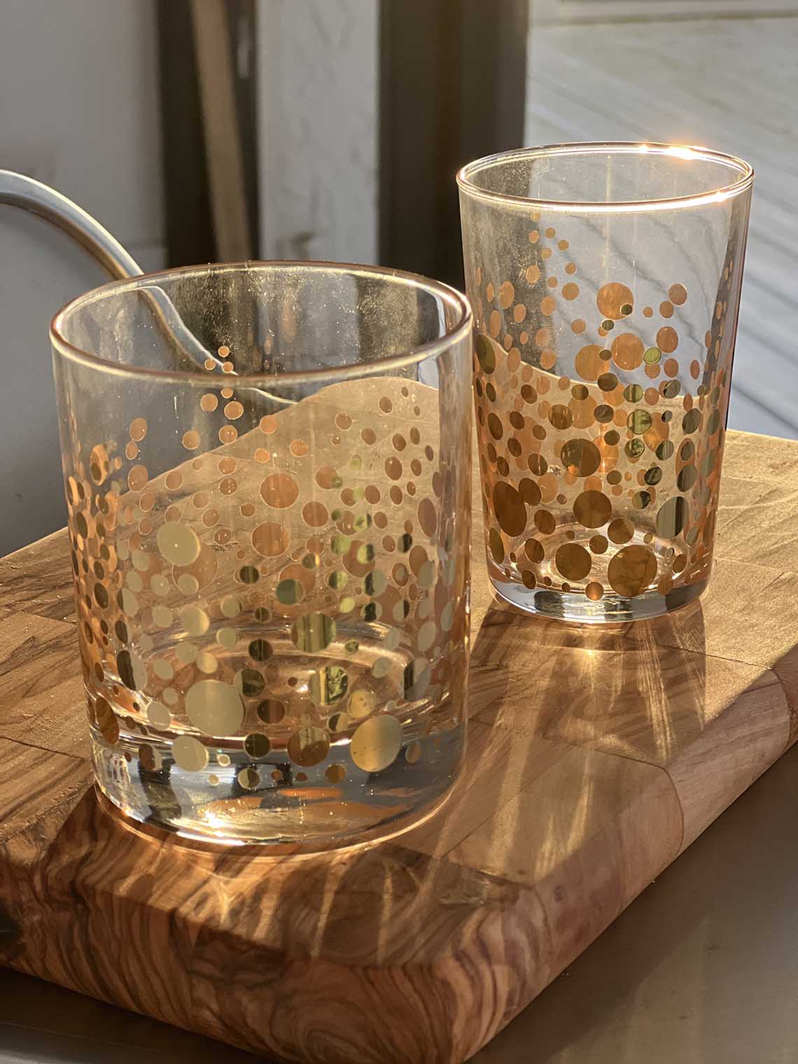 Set of 6 Drinking Glasses Clear Gold Spots - Scents & Feel