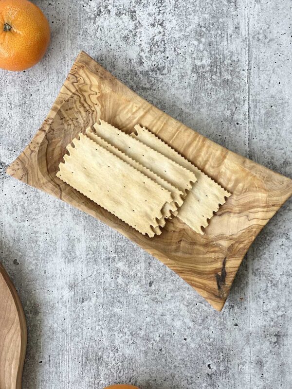 OLIVE WOOD RECTANGULAR TAPAS DISH